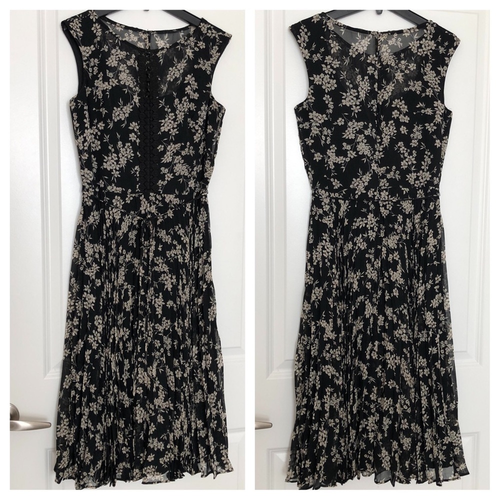 Gabby Skye Pleated Midi Floral Dress